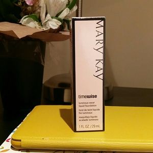 Mary Kay Luminous-Wear Liquid Foundation